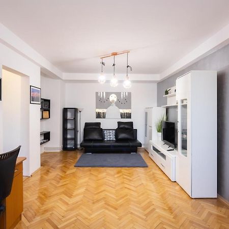 Central Apartment Targu Mures Ngoại thất bức ảnh